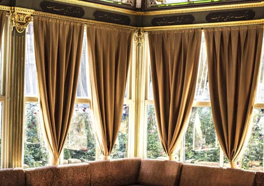 A stylish and modern curtains for living room setup, featuring elegant floor-length drapes that enhance the room’s décor while providing privacy and light control.